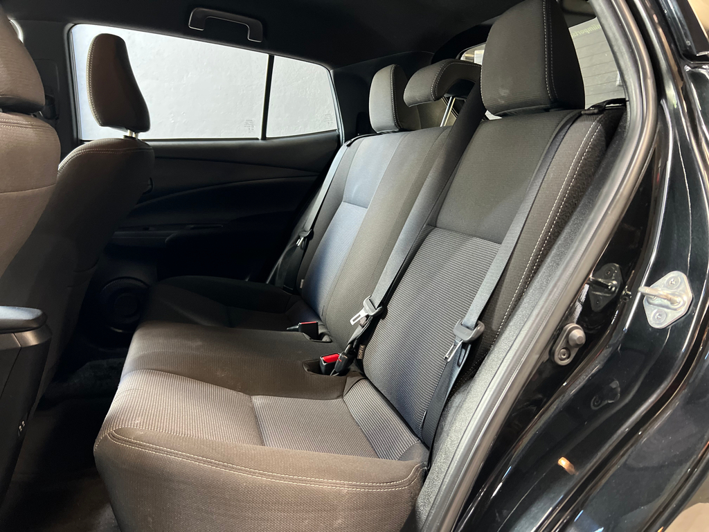 Toyota Yaris Hatch Preto