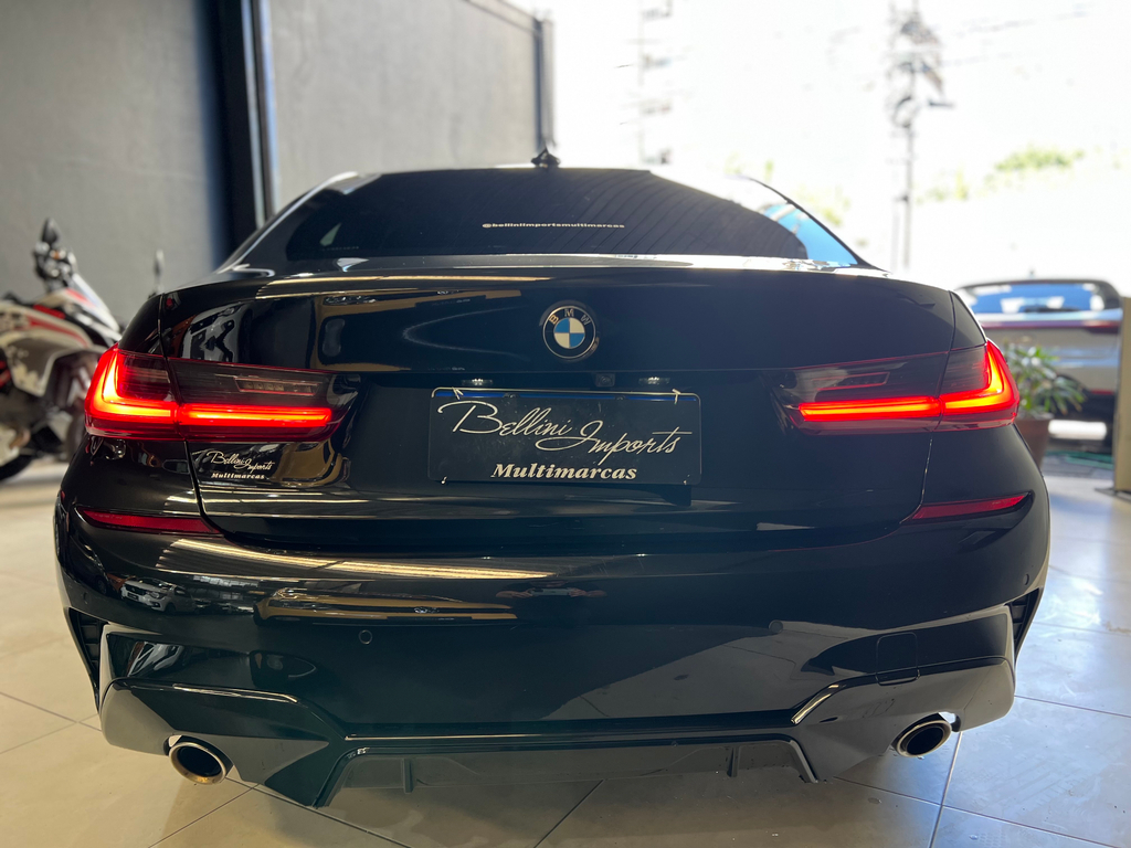 BMW 320i Preto
