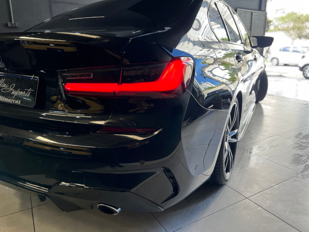 BMW 320i Preto