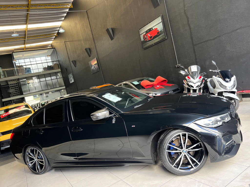 BMW 320i Preto