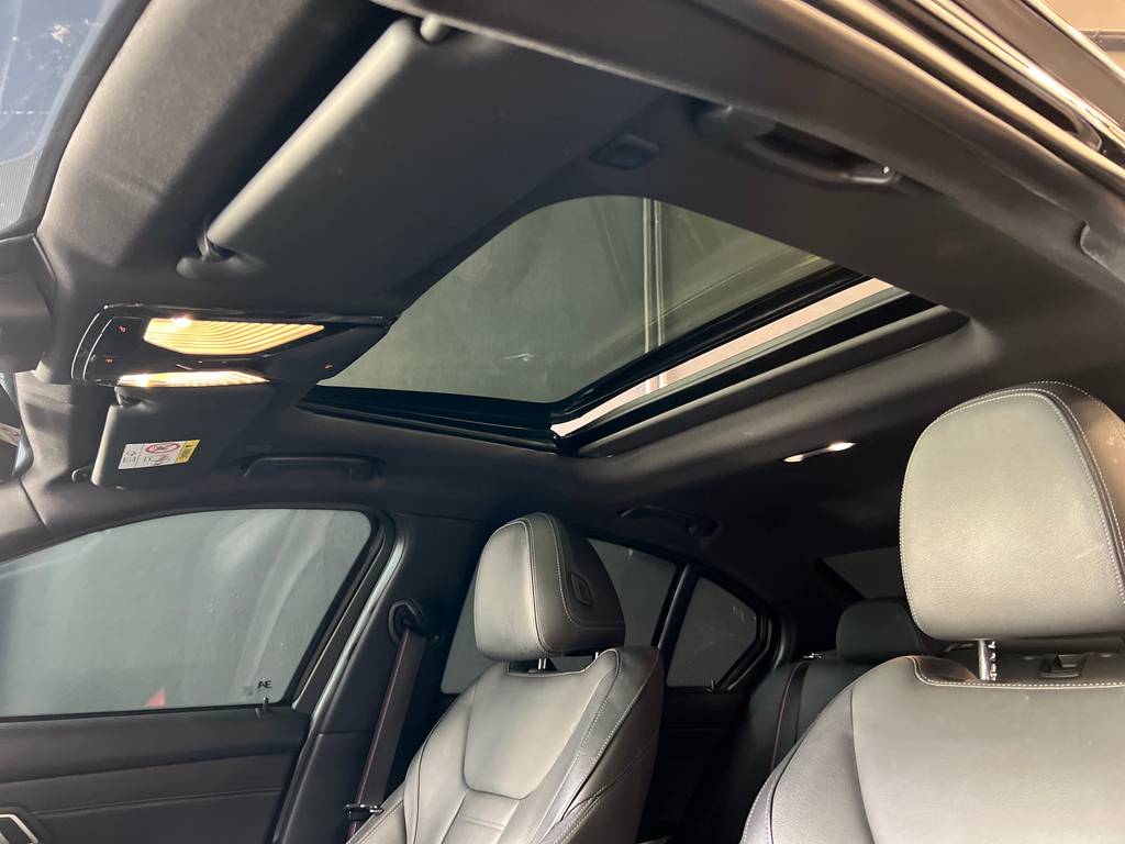 BMW 320i Preto