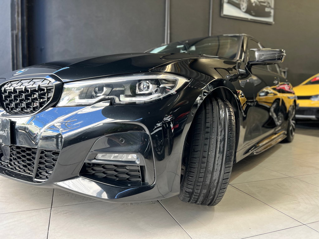 BMW 320i Preto