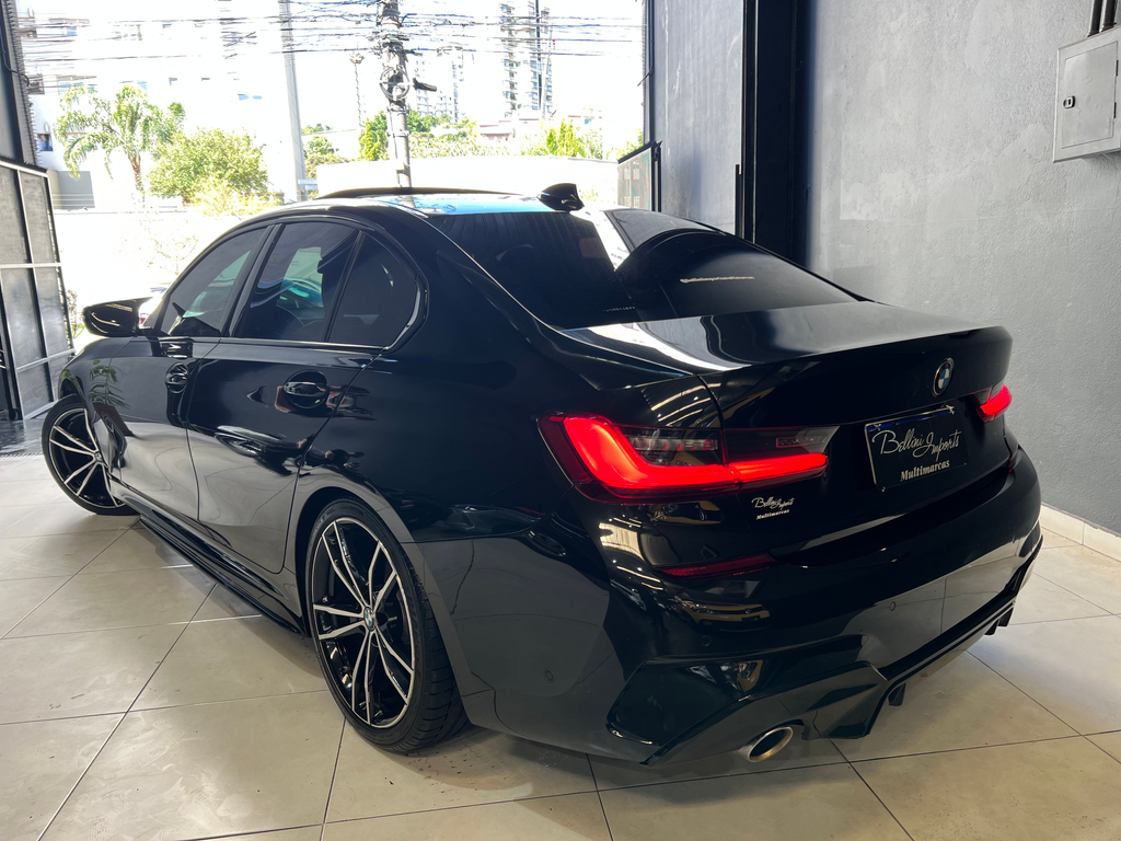 BMW 320i Preto