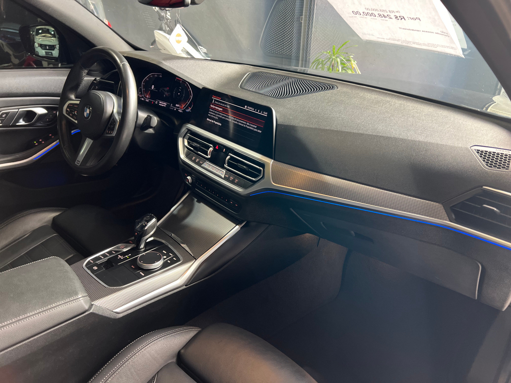 BMW 320i Preto