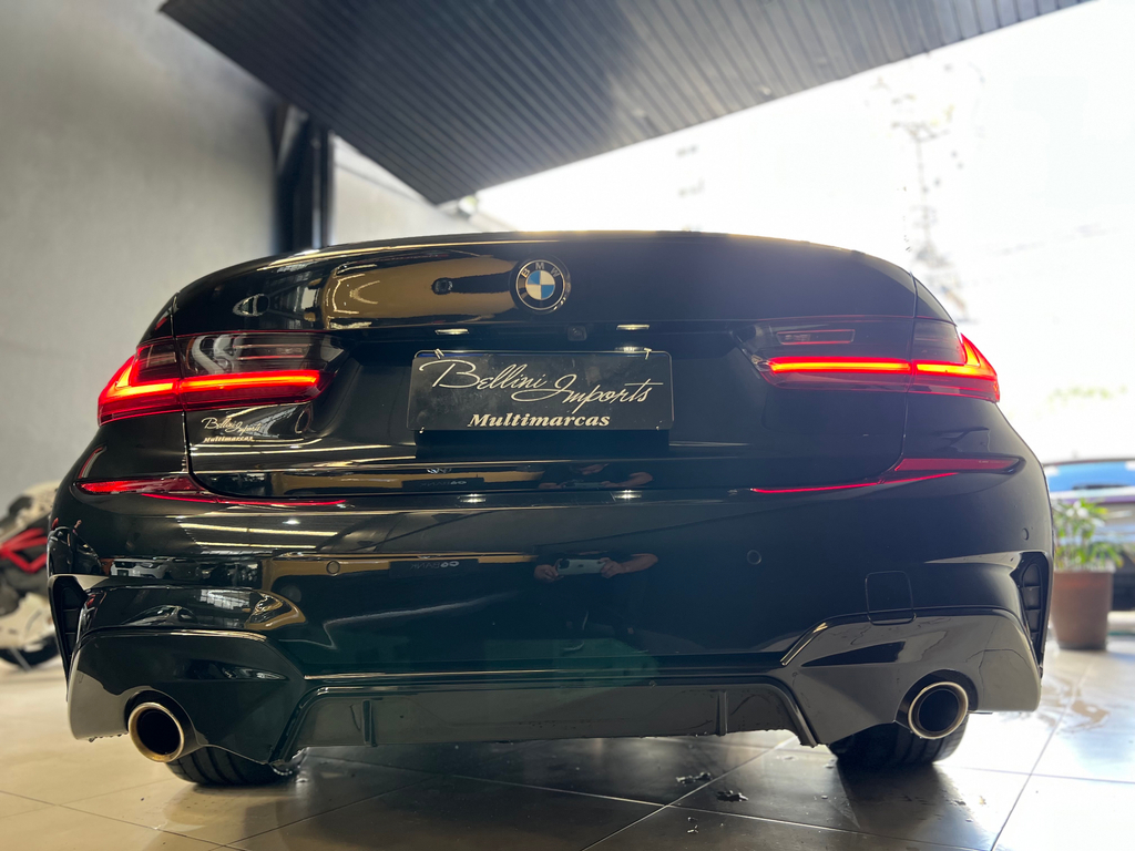 BMW 320i Preto