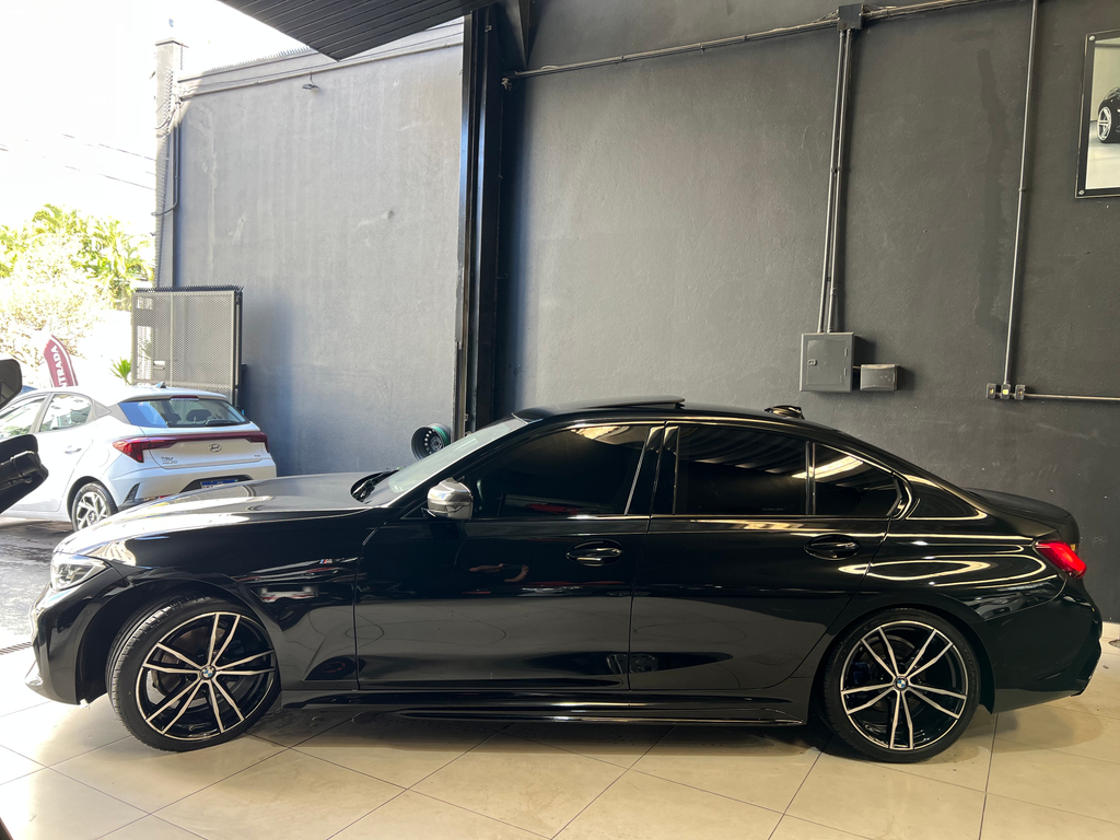 BMW 320i Preto