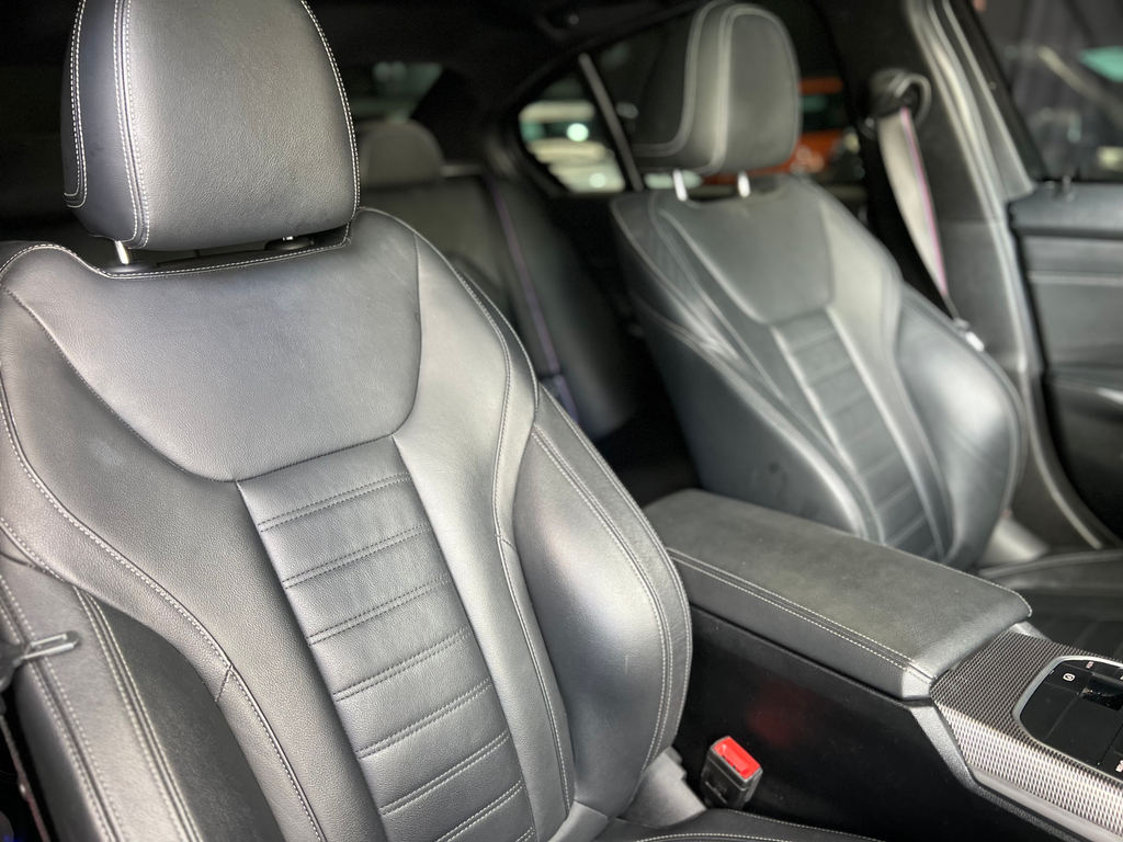 BMW 320i Preto