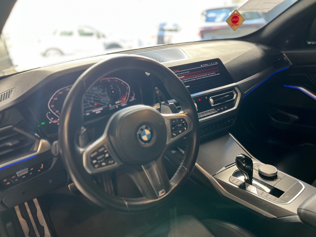 BMW 320i Preto