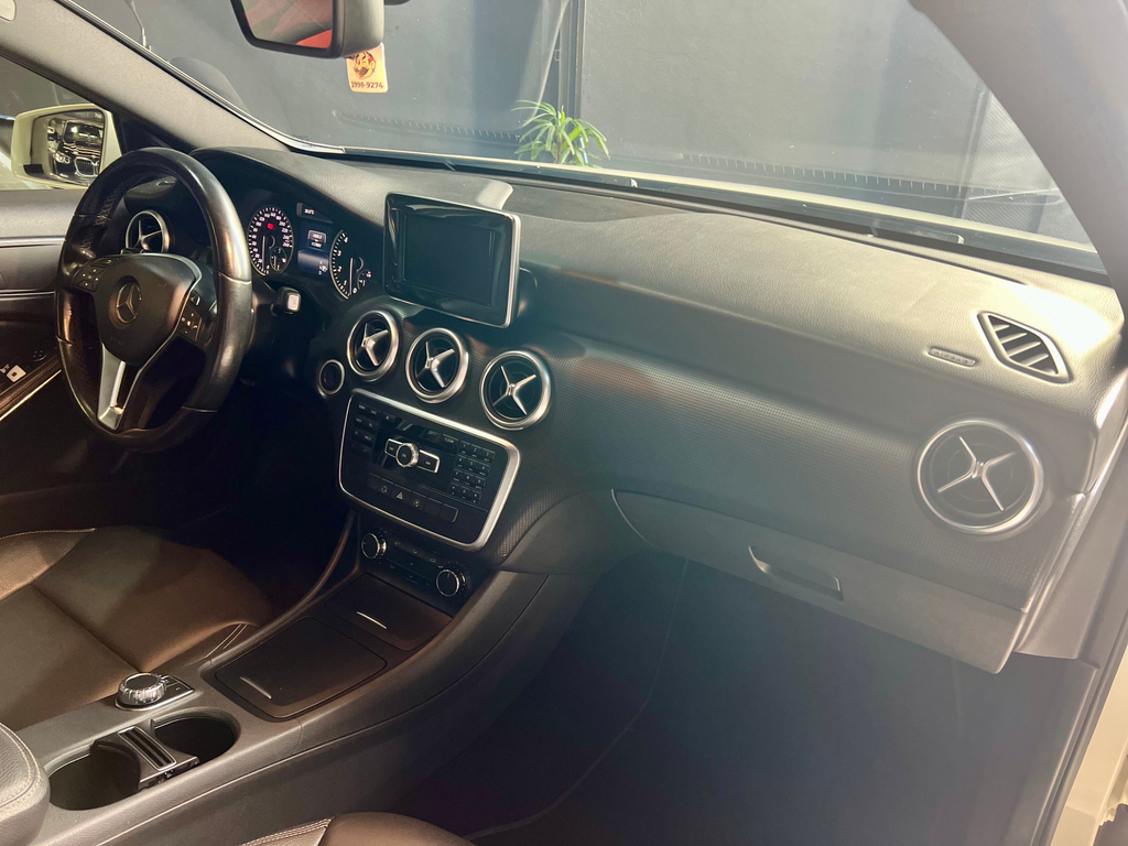 Mercedes Benz A 200 Branco