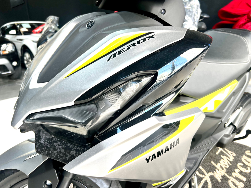 Yamaha AEROX Prata