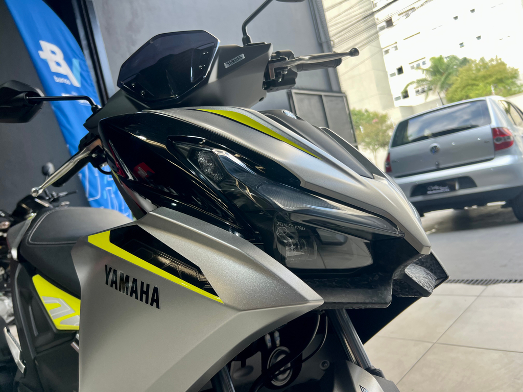 Yamaha AEROX Prata