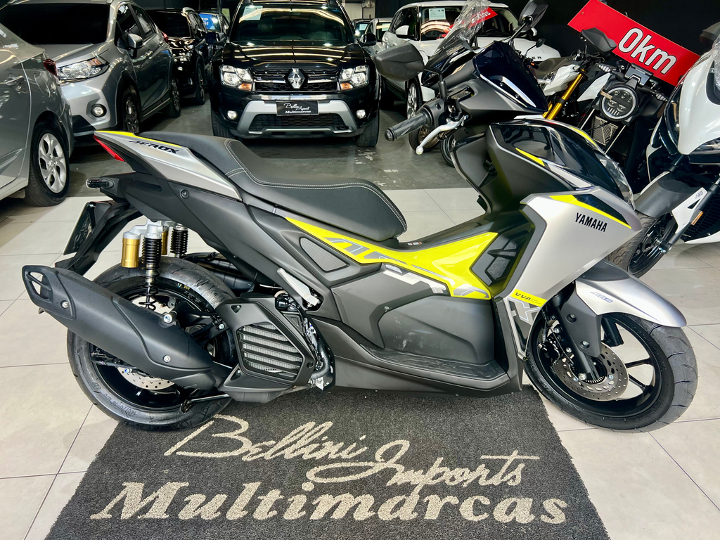 Yamaha AEROX Prata