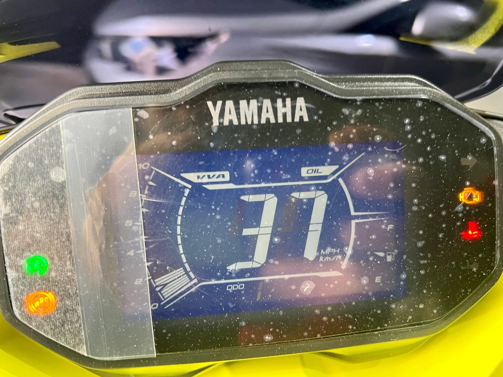 Yamaha AEROX Prata