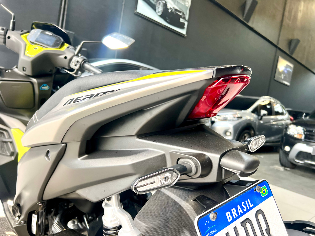 Yamaha AEROX Prata