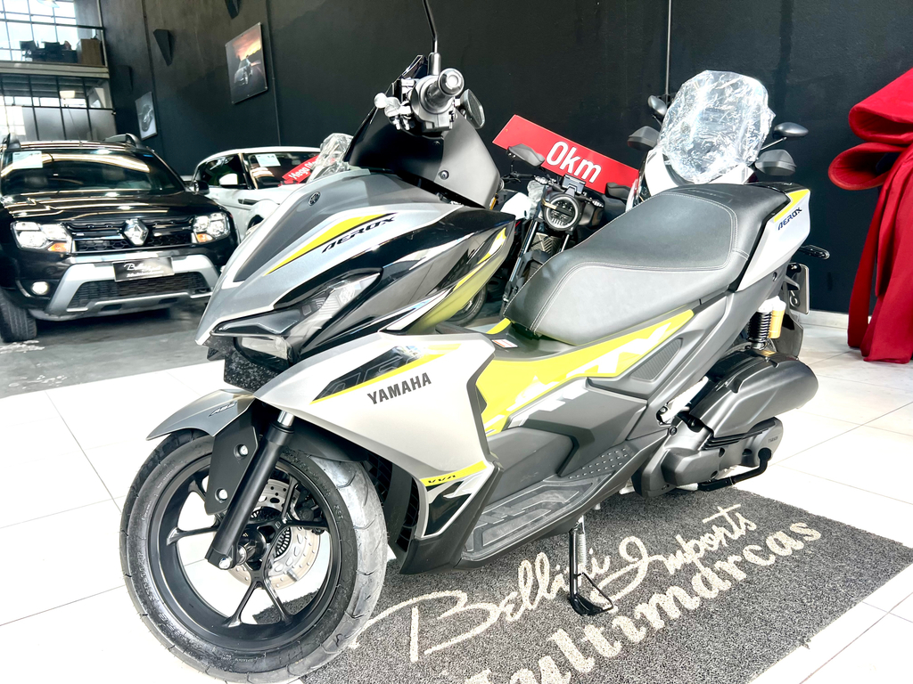 Yamaha AEROX Prata