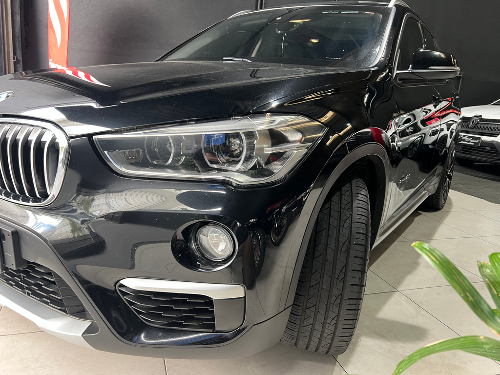 BMW X1 Preto