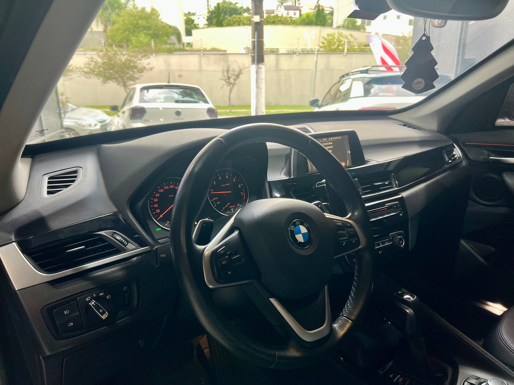 BMW X1 Preto