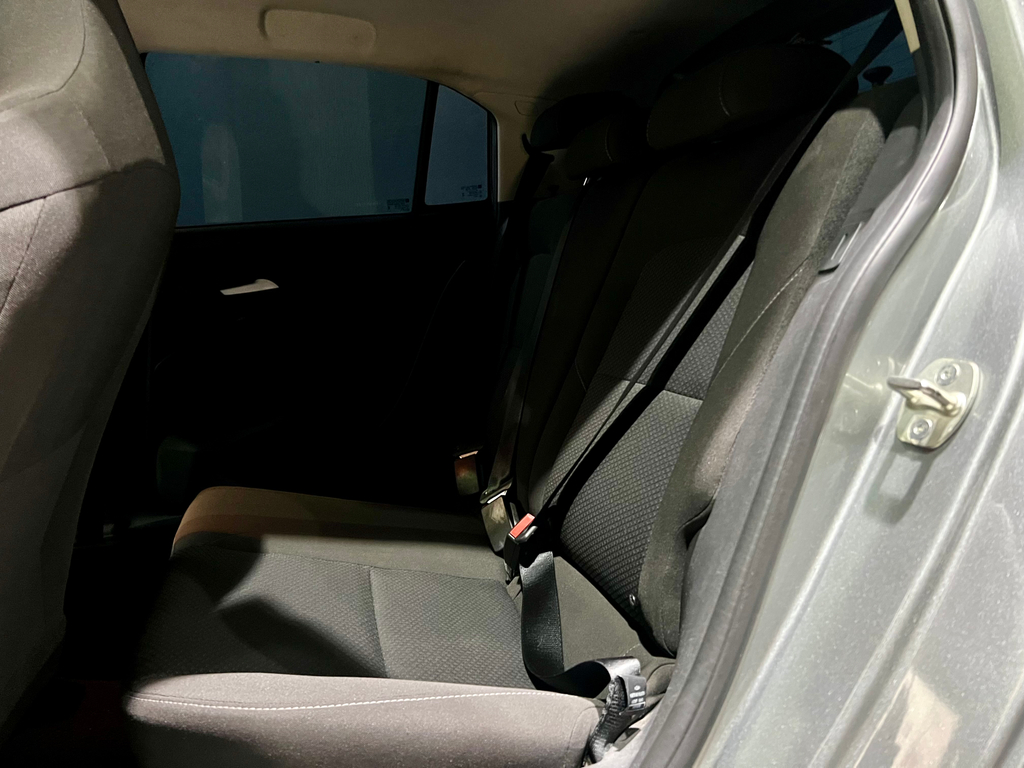 Chevrolet Onix Prata