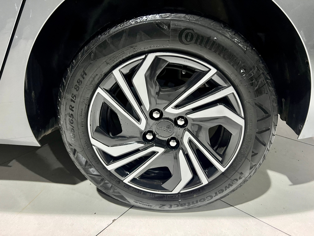 Chevrolet Onix Prata