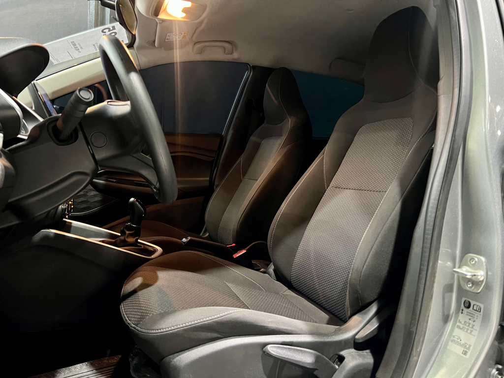 Chevrolet Onix Prata