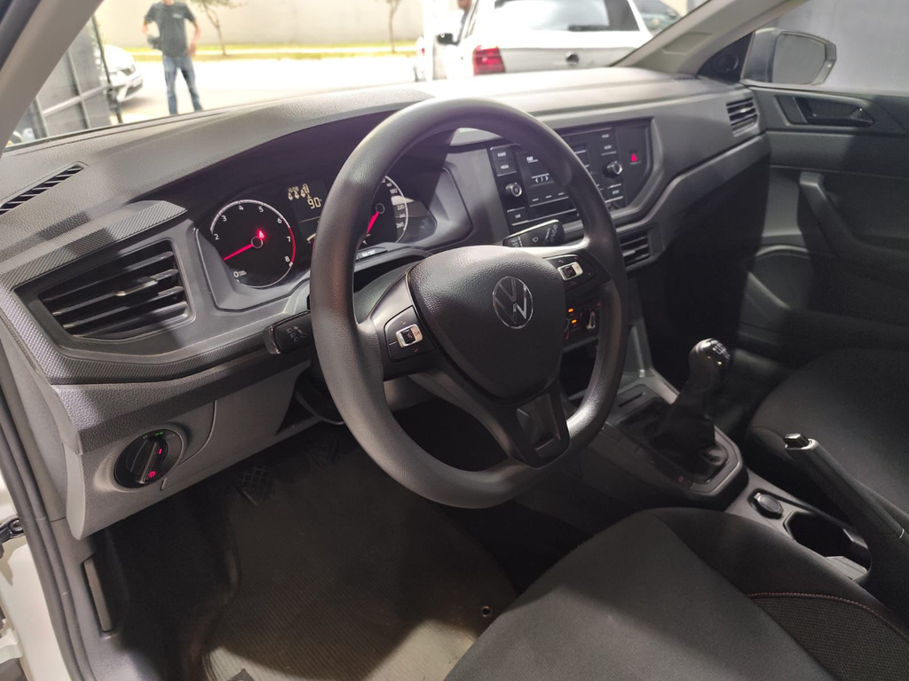 Volkswagen Polo Cinza