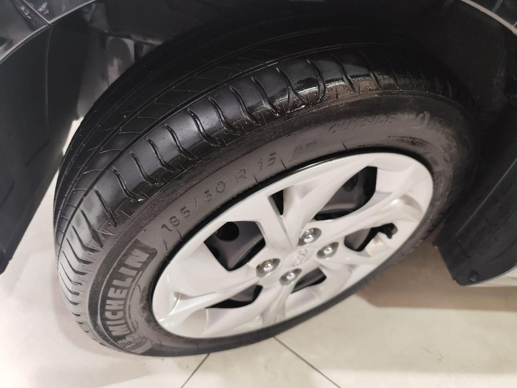 Hyundai HB20S Preto