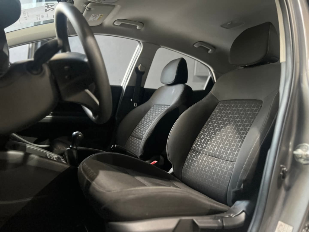 Hyundai HB20 Cinza