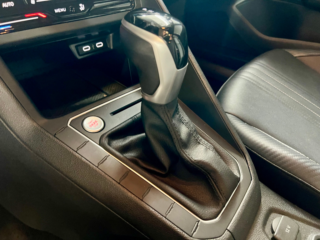 Volkswagen Nivus Preto