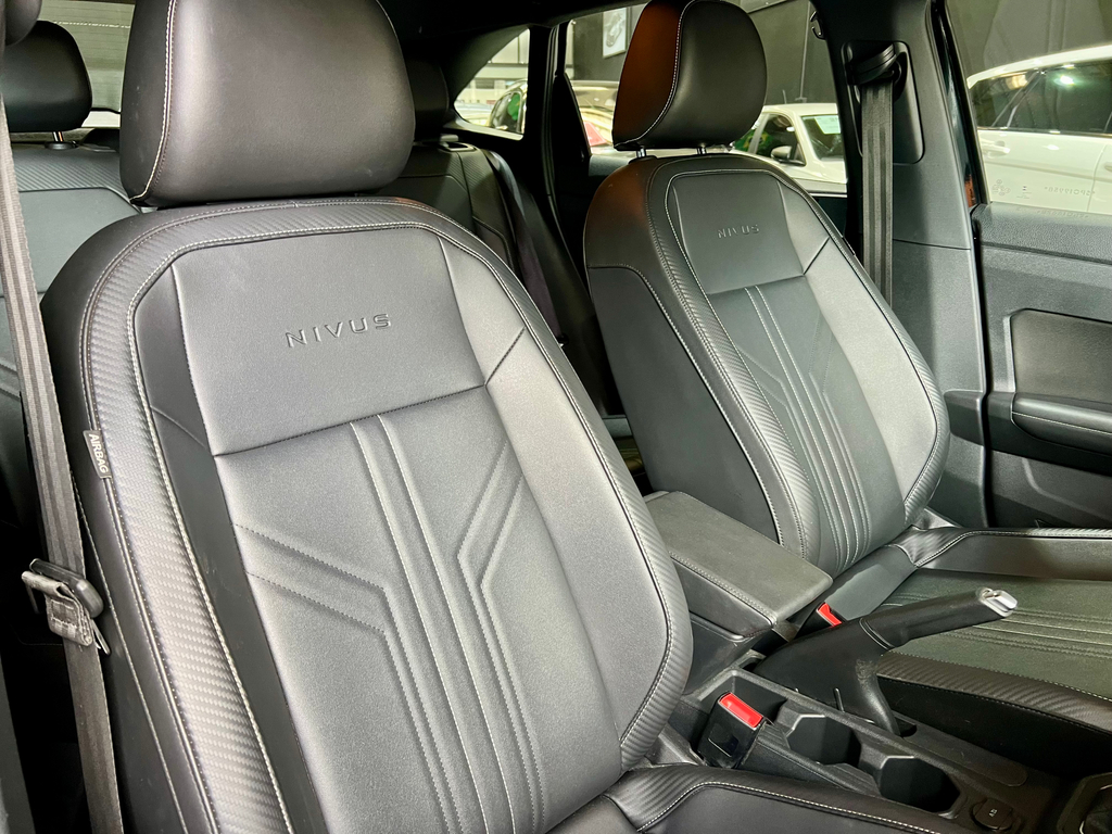 Volkswagen Nivus Preto