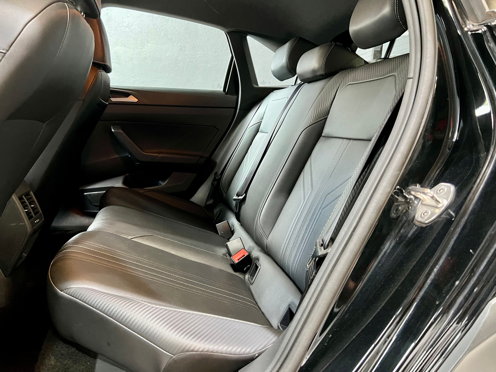 Volkswagen Nivus Preto