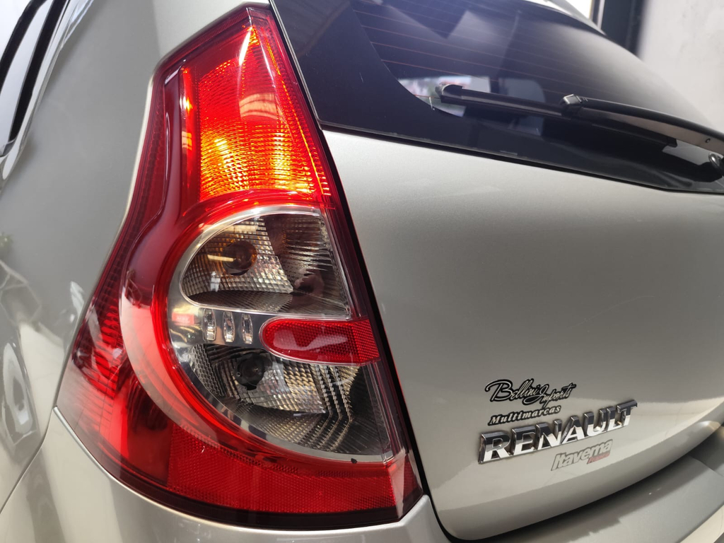 Renault Sandero Prata