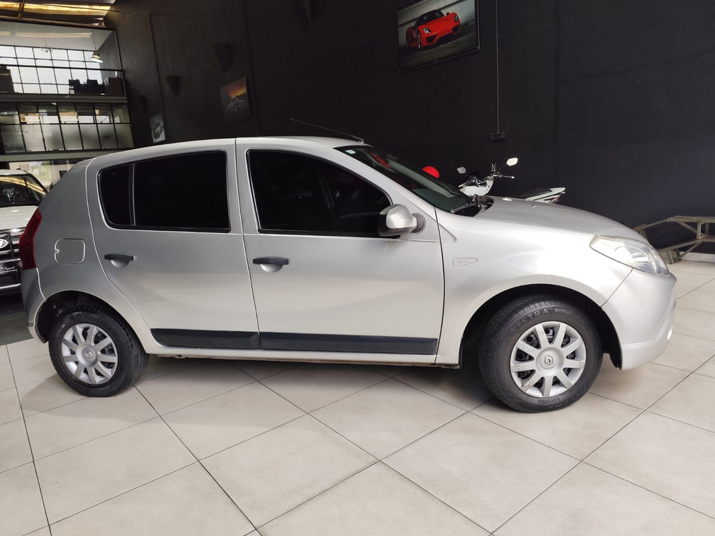 Renault Sandero Prata