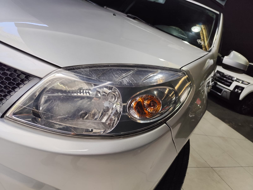 Renault Sandero Prata