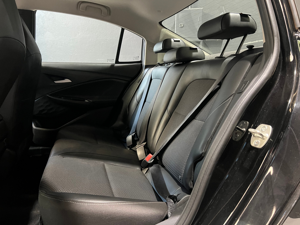 Chevrolet Onix Preto