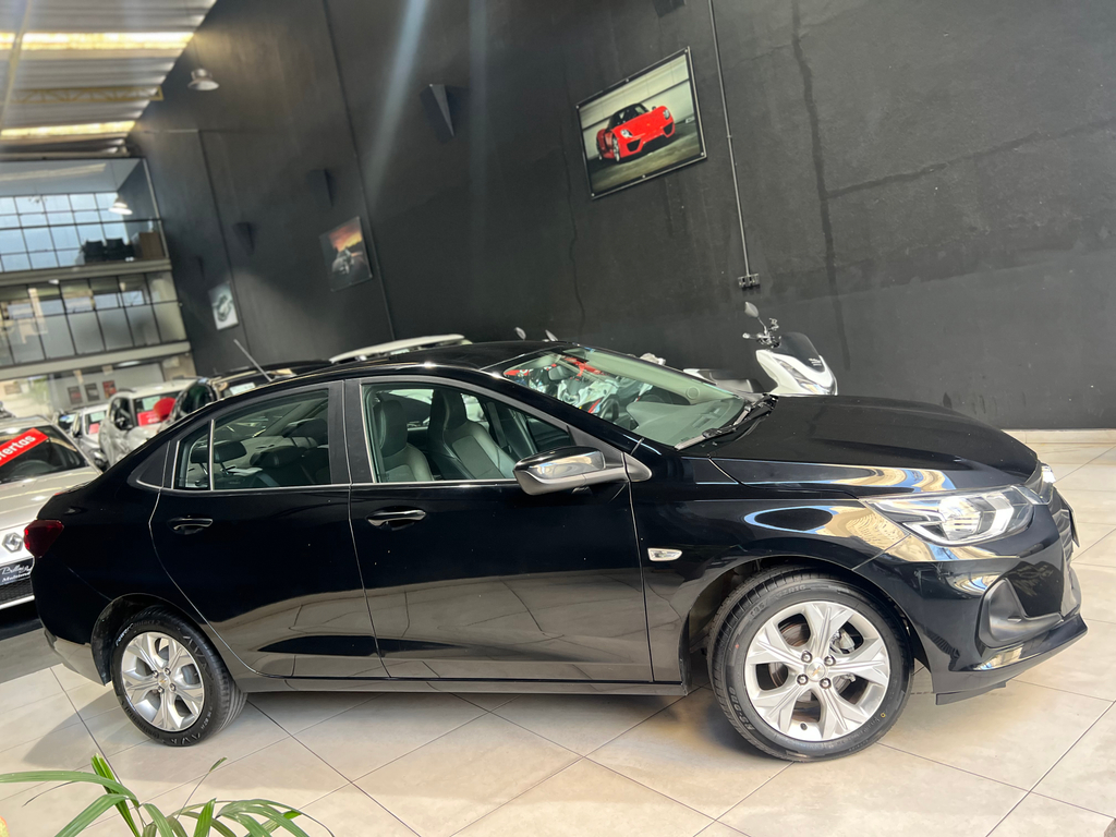 Chevrolet Onix Preto