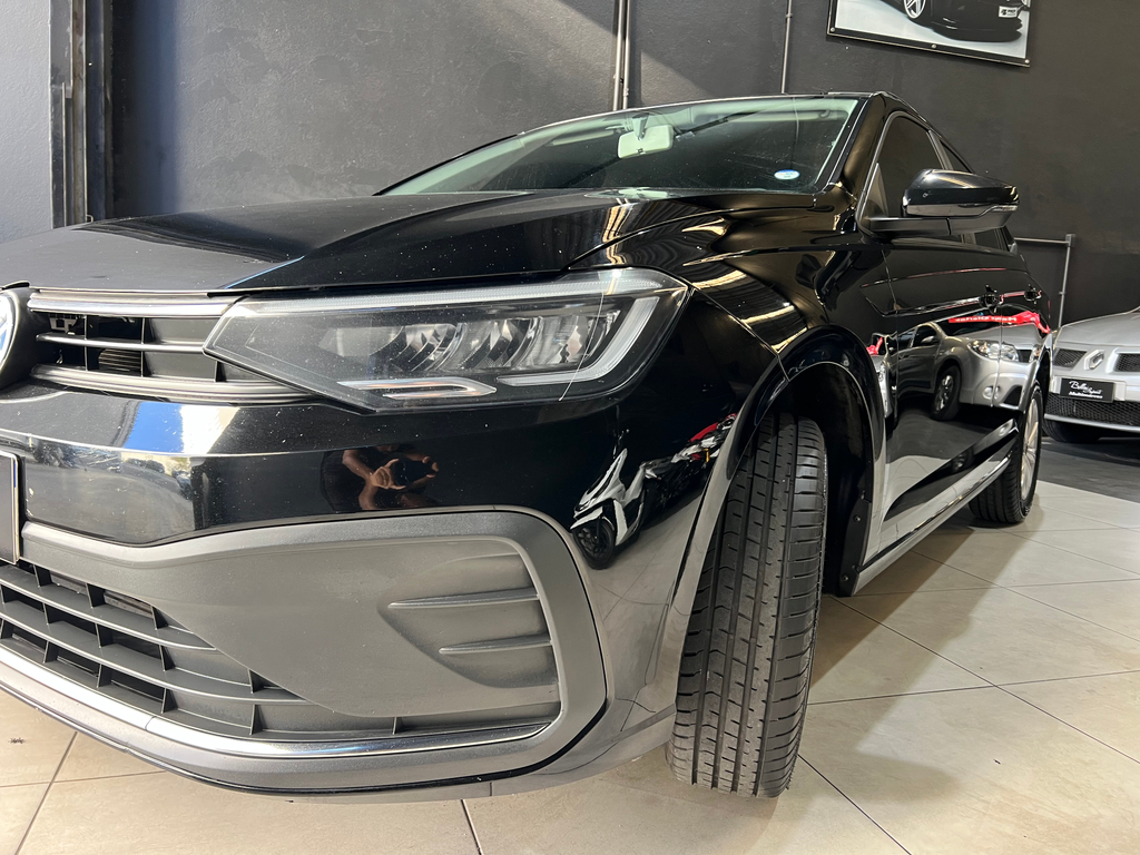 Volkswagen Virtus Preto