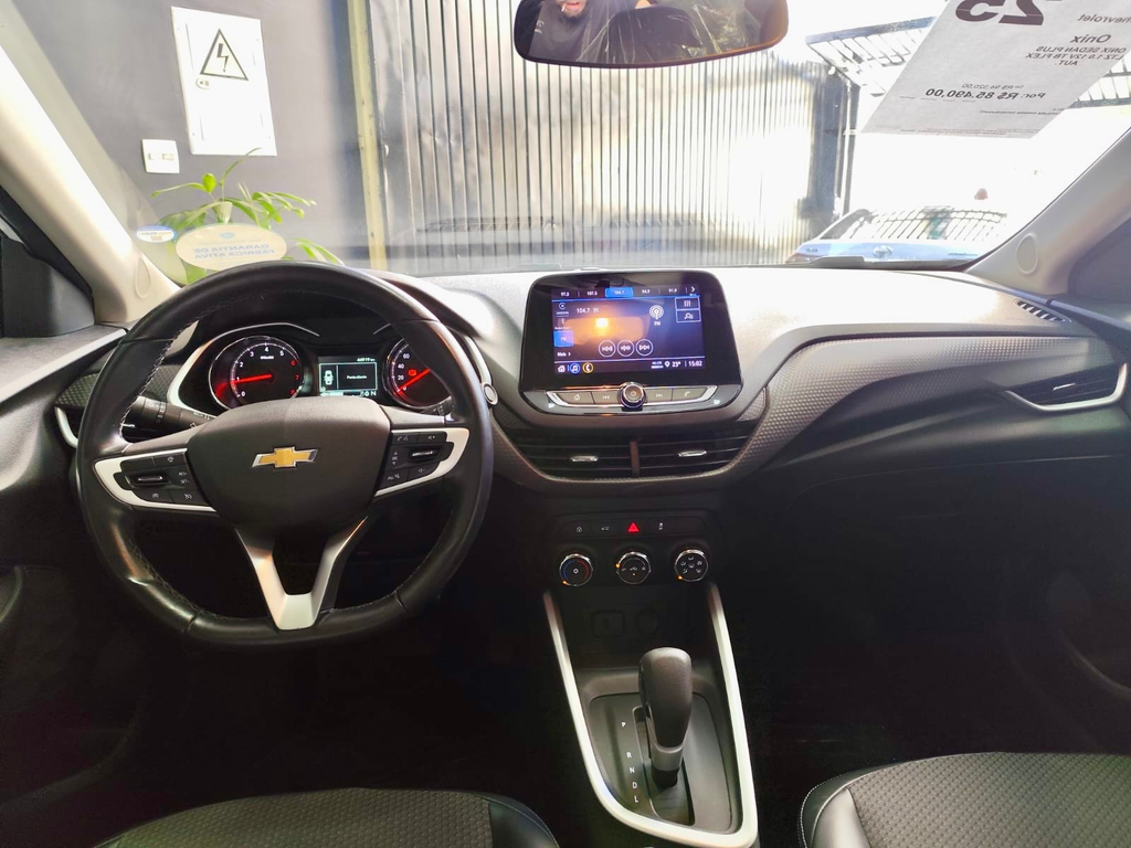 Chevrolet Onix Branco
