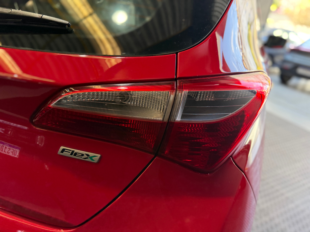 Hyundai HB20 Vermelho