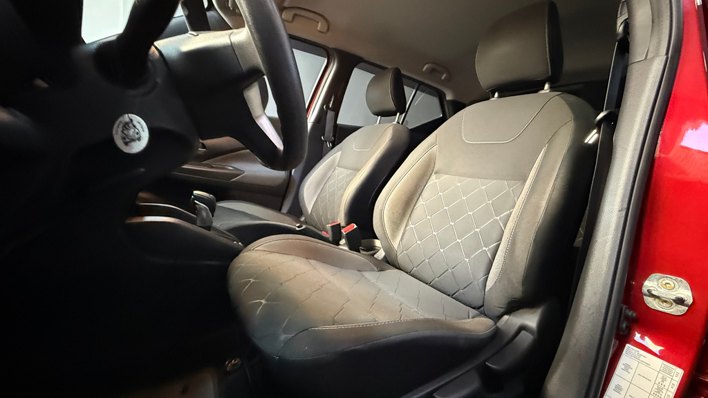 Nissan Kicks Vermelho