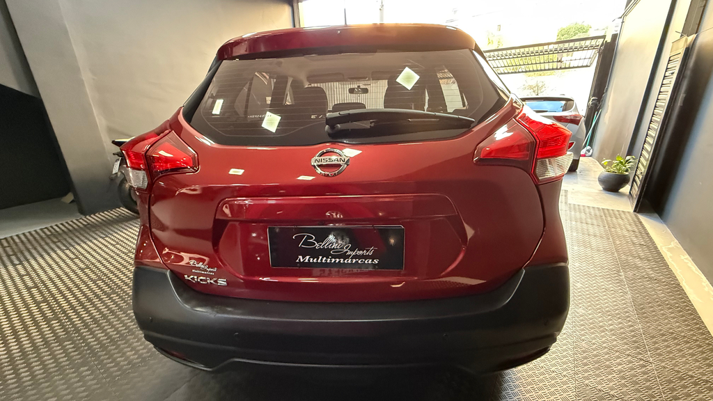 Nissan Kicks Vermelho