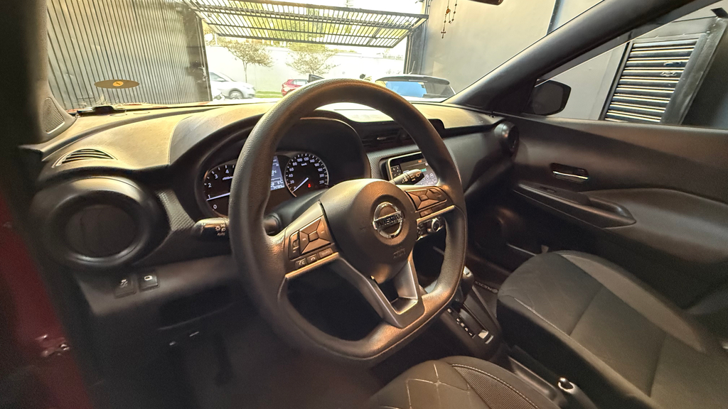 Nissan Kicks Vermelho
