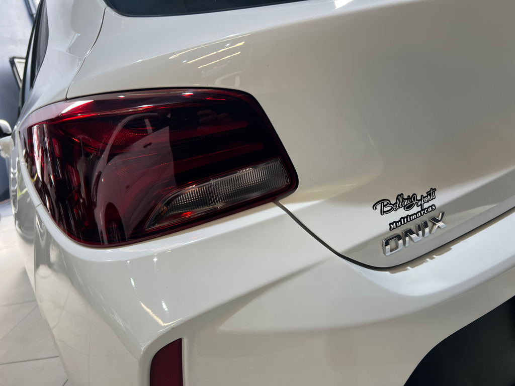Chevrolet Onix Branco