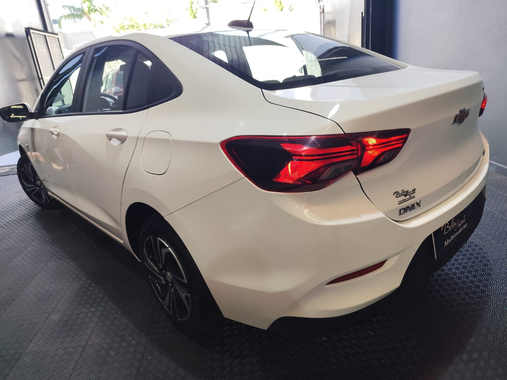 Chevrolet Onix Sedan Branco