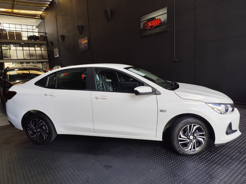 Chevrolet Onix Sedan Branco