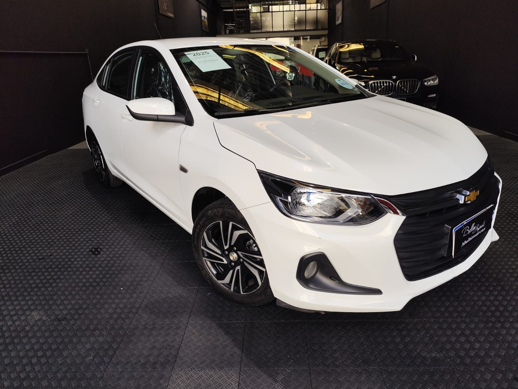 Chevrolet Onix Sedan Branco