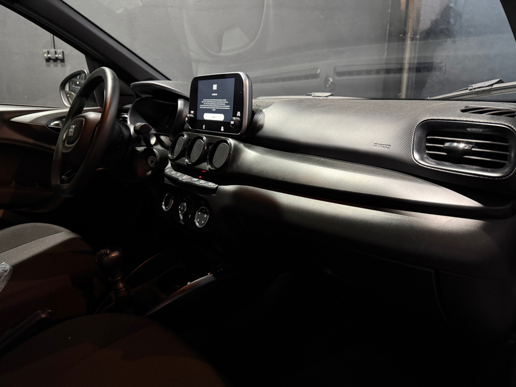 Fiat Cronos Cinza