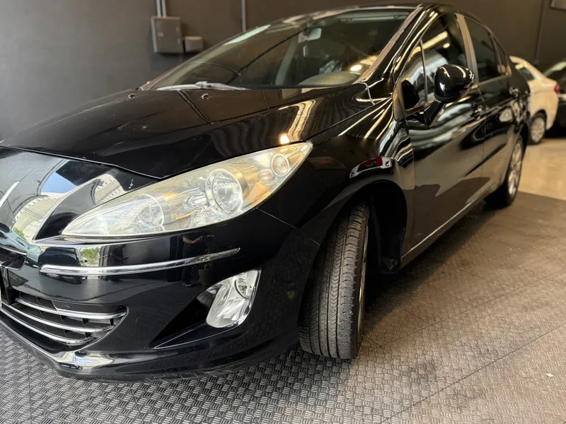 Peugeot 408 Preto