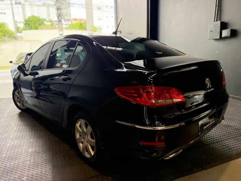 Peugeot 408 Preto