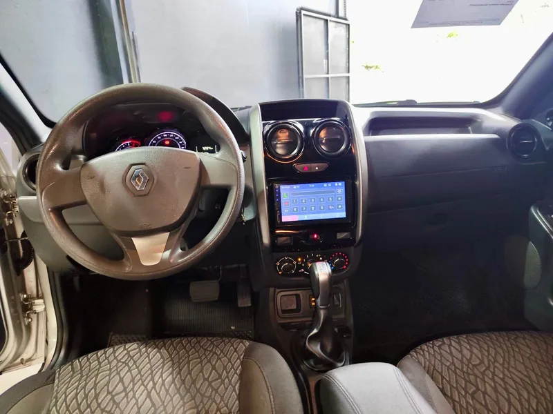 Renault Duster Prata