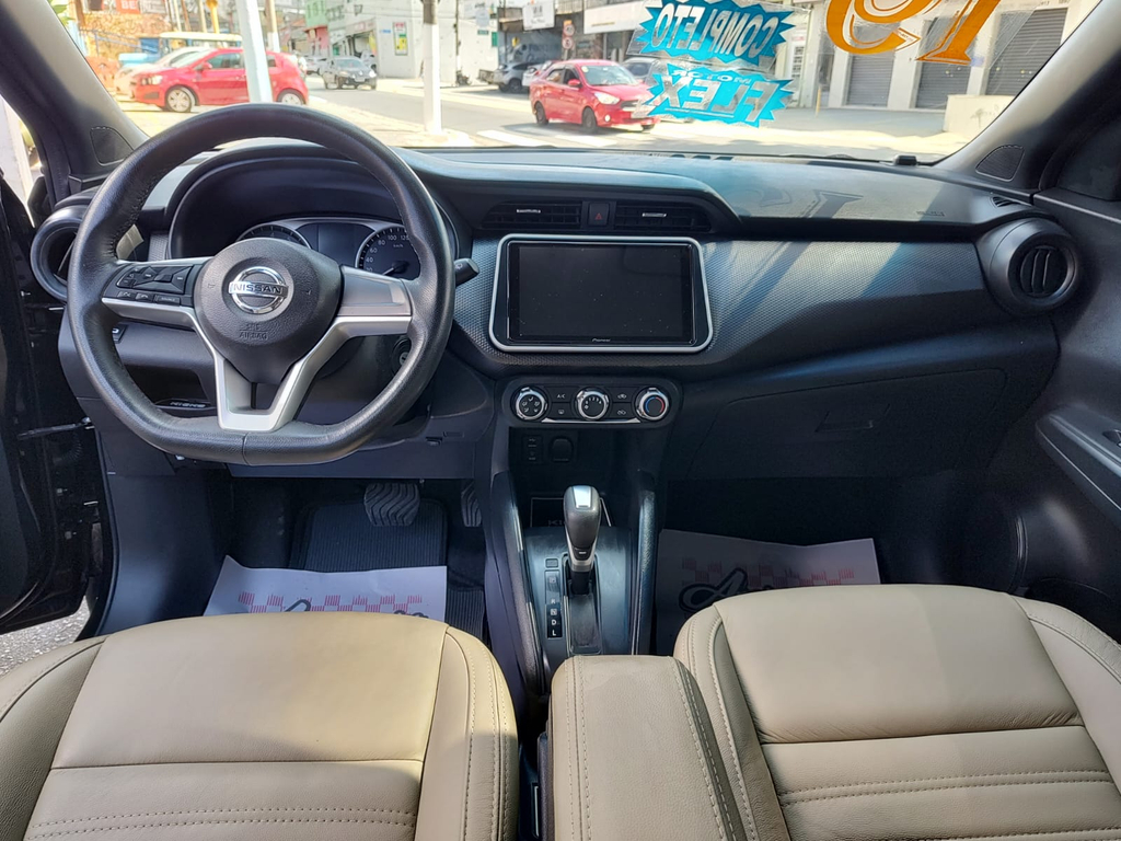 Nissan Kicks Preto